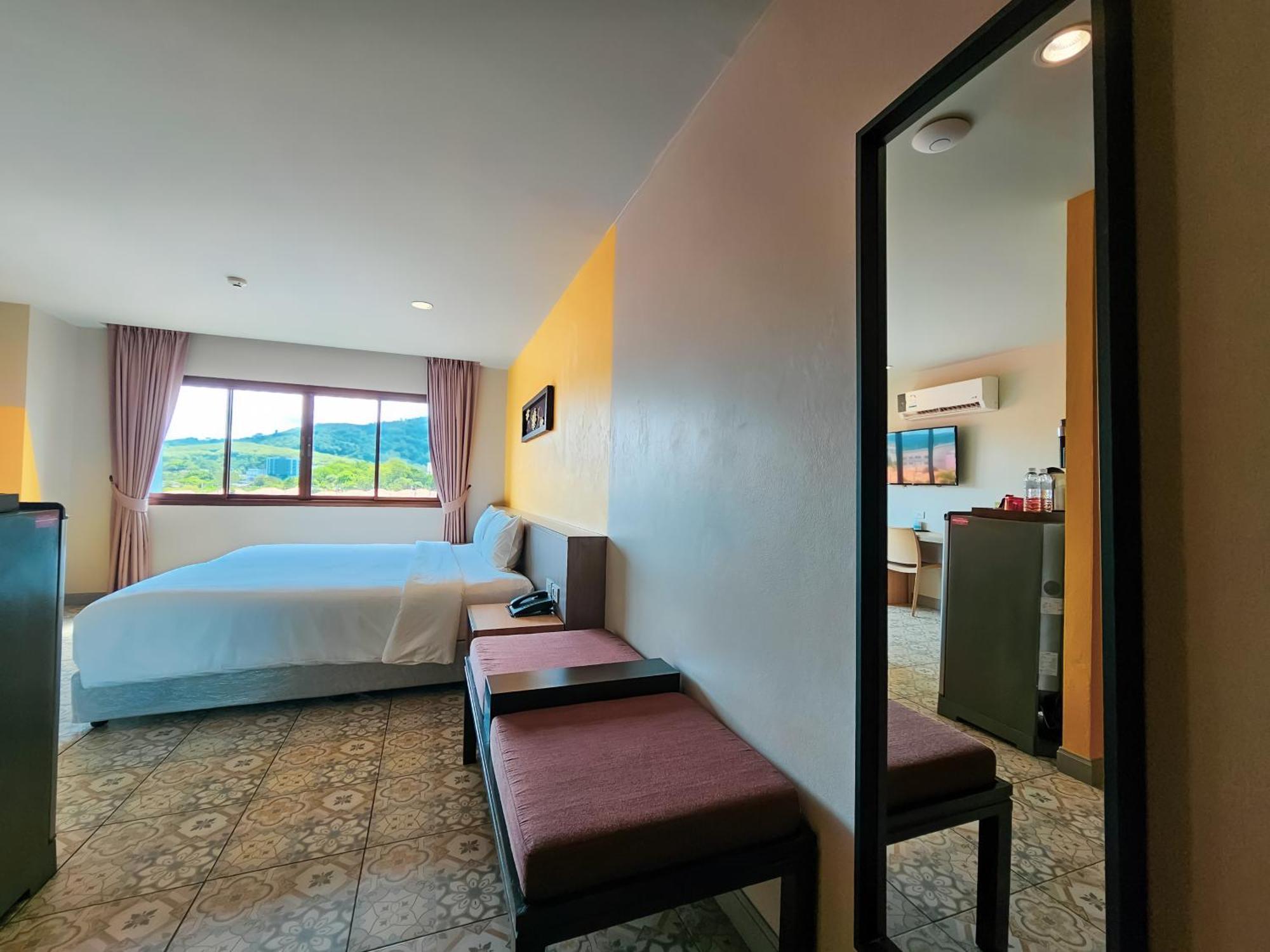 Recenta Suite Phuket Suanluang Exteriér fotografie